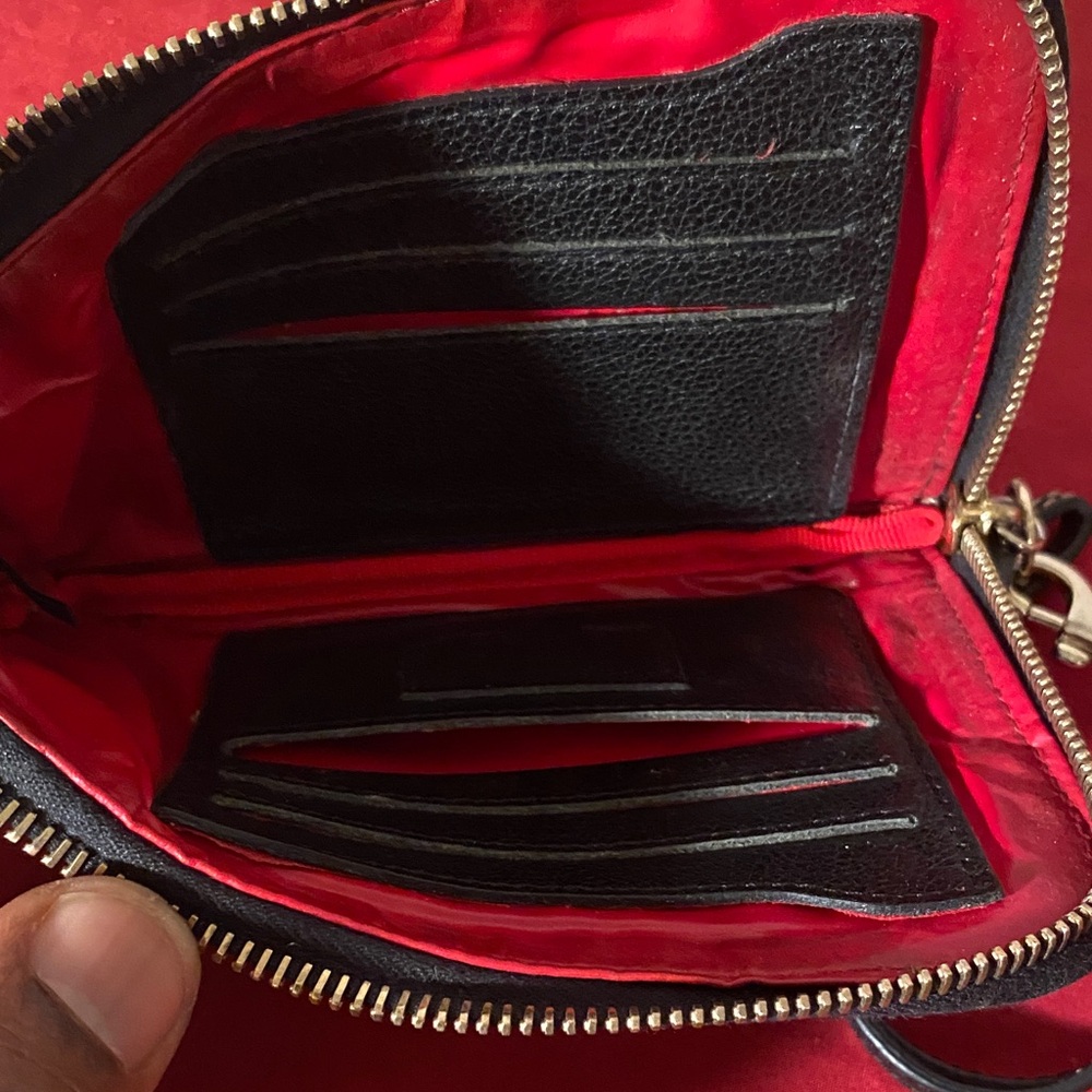 Dooney & Bourke Black Leather Zip Wristlet(Vintage) Gold hardware loaded - Picture 4 of 6